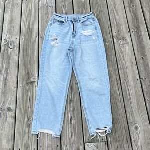 American Eagle High Rise Destructed Mom Jean